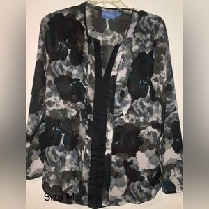 Simply Vera long sleeve shirt.